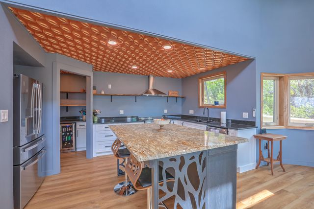 203 Spring Creek Drive NE, Albuquerque, NM 87122