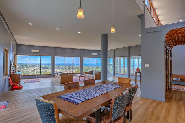 203 Spring Creek Drive NE, Albuquerque, NM 87122