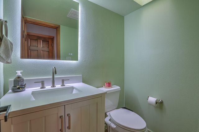 203 Spring Creek Drive NE, Albuquerque, NM 87122