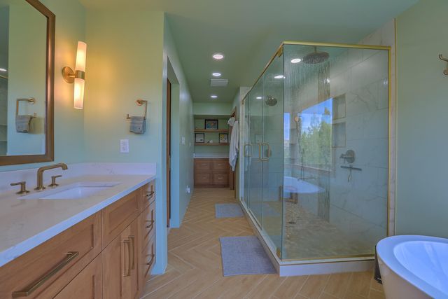 203 Spring Creek Drive NE, Albuquerque, NM 87122