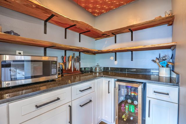 203 Spring Creek Drive NE, Albuquerque, NM 87122