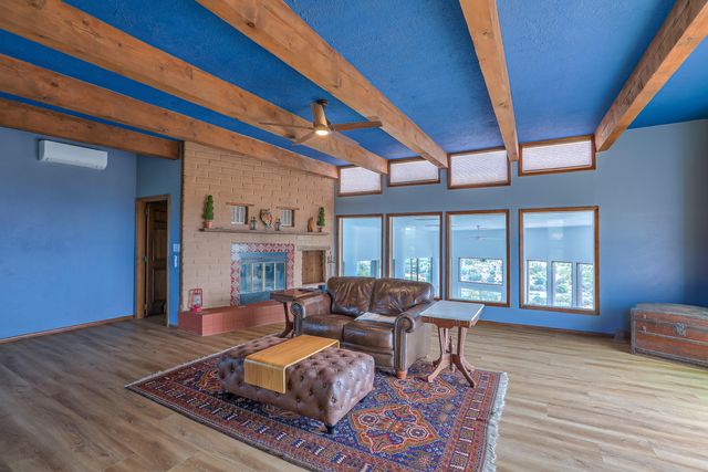 203 Spring Creek Drive NE, Albuquerque, NM 87122