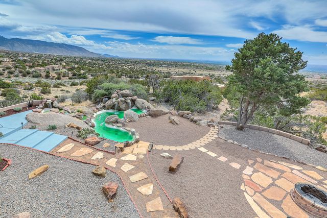 203 Spring Creek Drive NE, Albuquerque, NM 87122