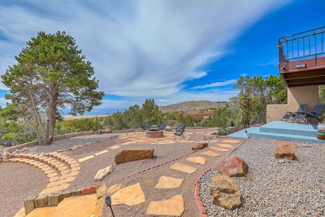 203 Spring Creek Drive NE, Albuquerque, NM 87122