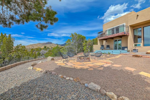 203 Spring Creek Drive NE, Albuquerque, NM 87122