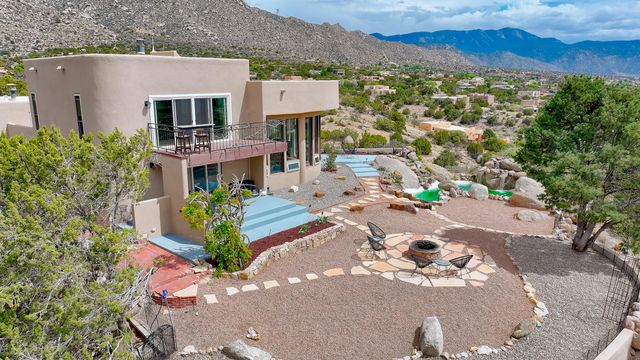 203 Spring Creek Drive NE, Albuquerque, NM 87122