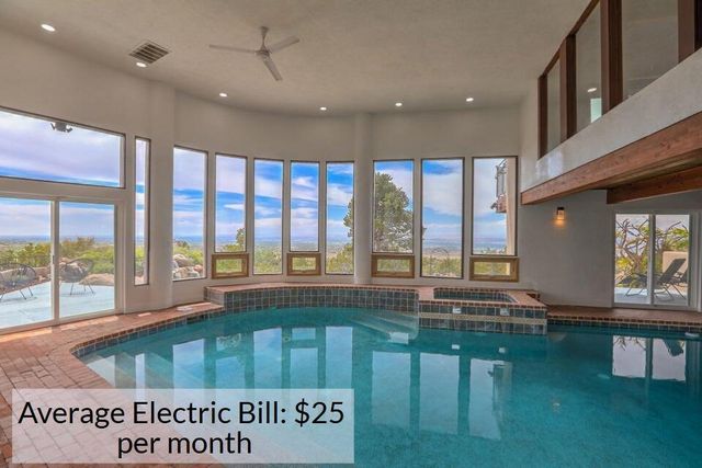 203 Spring Creek Drive NE, Albuquerque, NM 87122