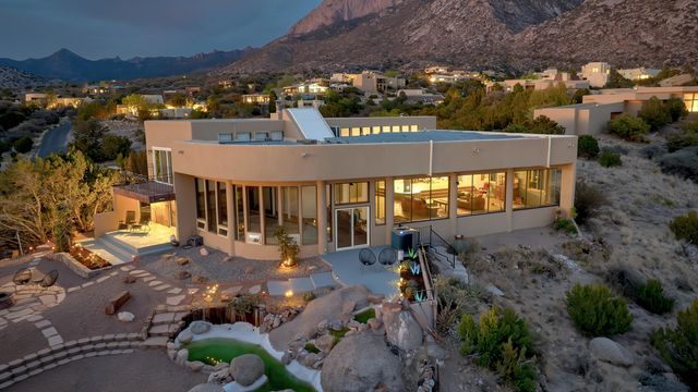 203 Spring Creek Drive NE, Albuquerque, NM 87122