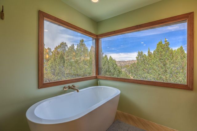 203 Spring Creek Drive NE, Albuquerque, NM 87122