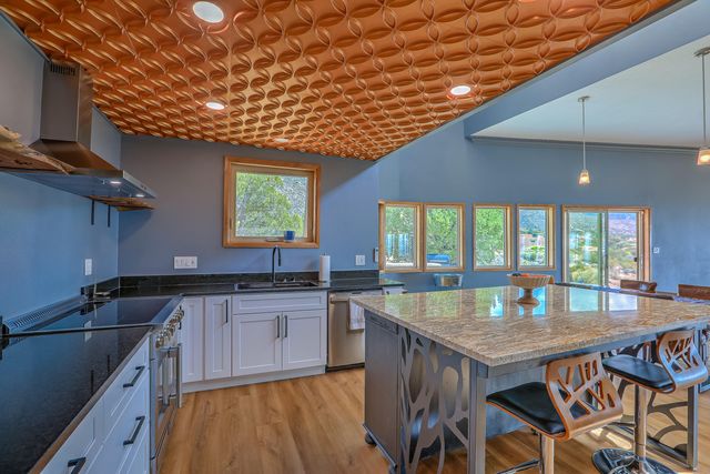 203 Spring Creek Drive NE, Albuquerque, NM 87122
