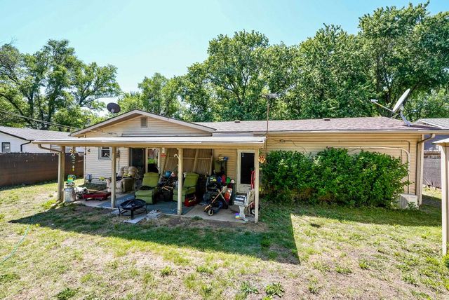 1646 N Montana Ave, El Dorado, KS 67042