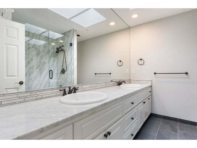 1727 Nw 30TH Cir, Camas, WA 98607