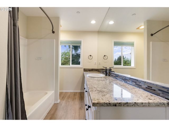 1727 Nw 30TH Cir, Camas, WA 98607