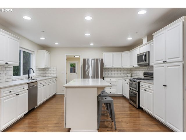 1727 Nw 30TH Cir, Camas, WA 98607