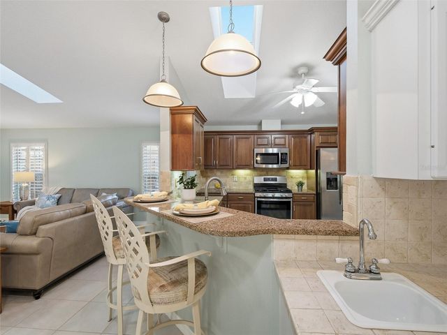 2014 N PENINSULA AVENUE, New Smyrna Beach, FL 32169