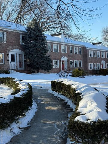 110-51 64th Road 25, Forest Hills, NY 11375