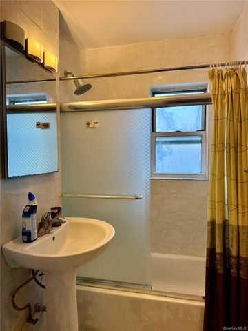 110-51 64th Road 25, Forest Hills, NY 11375