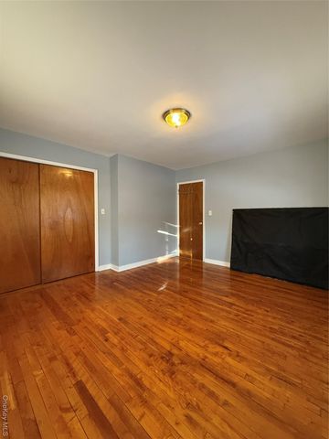 110-51 64th Road 25, Forest Hills, NY 11375