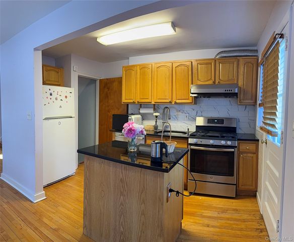 110-51 64th Road 25, Forest Hills, NY 11375