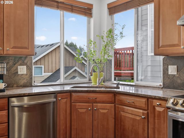 5907 Nw REDFOX Dr, Portland, OR 97229