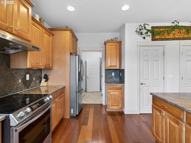 5907 Nw REDFOX Dr, Portland, OR 97229