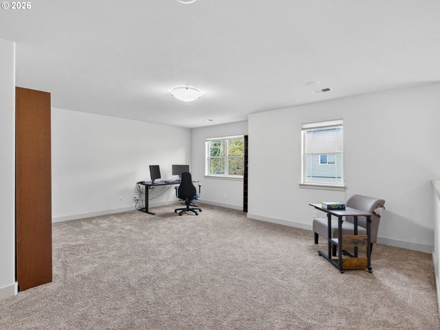 5907 Nw REDFOX Dr, Portland, OR 97229