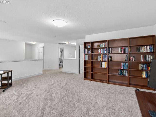 5907 Nw REDFOX Dr, Portland, OR 97229