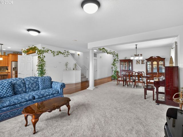 5907 Nw REDFOX Dr, Portland, OR 97229