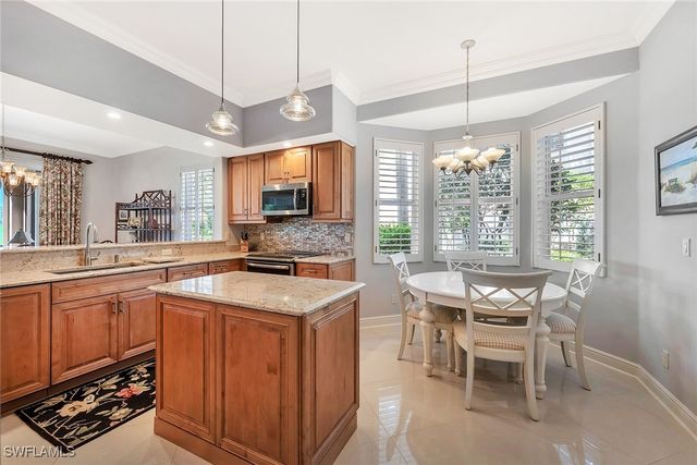 848 Regency Reserve CT 2, Naples, FL 34119