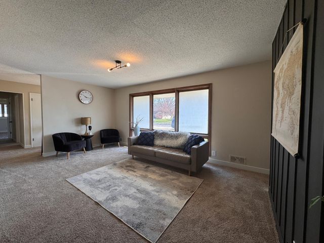 3012 68th Avenue N, Brooklyn Center, MN 55429