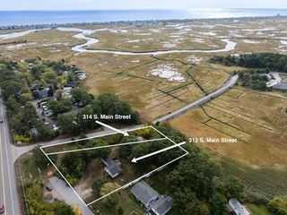 312 S Main Street, Seabrook, NH 03874