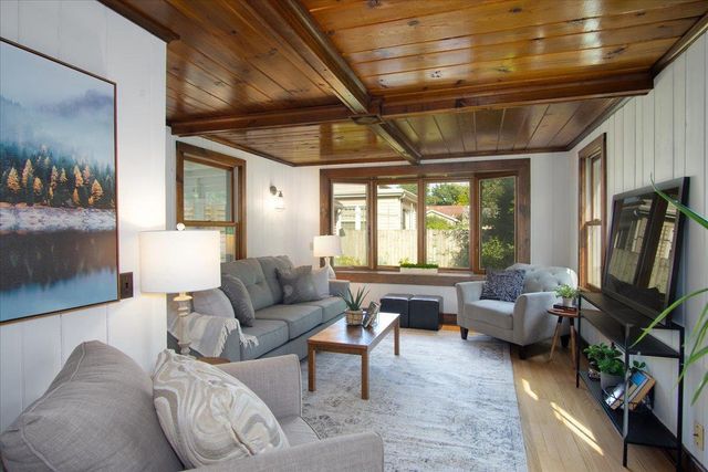 238 Kensington Drive, Madison, WI 53704