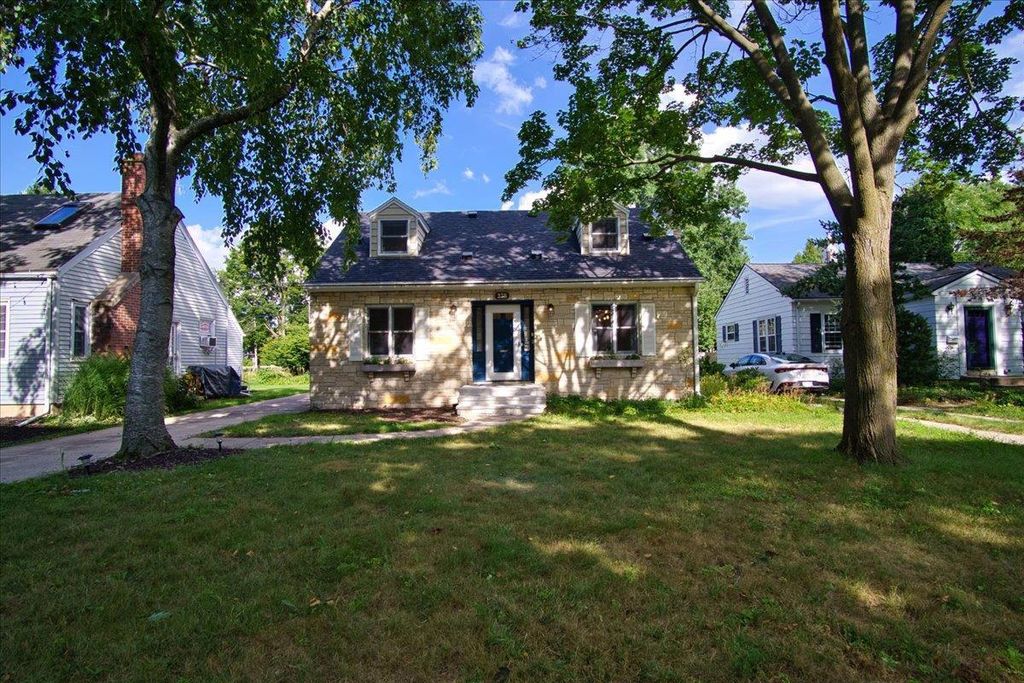 238 Kensington Drive, Madison, WI 53704
