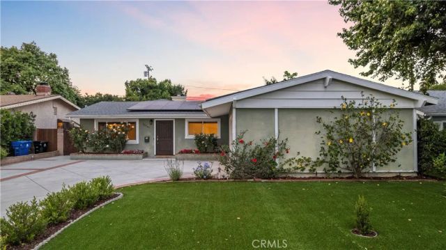 23741 Archwood St, West Hills, CA 91307