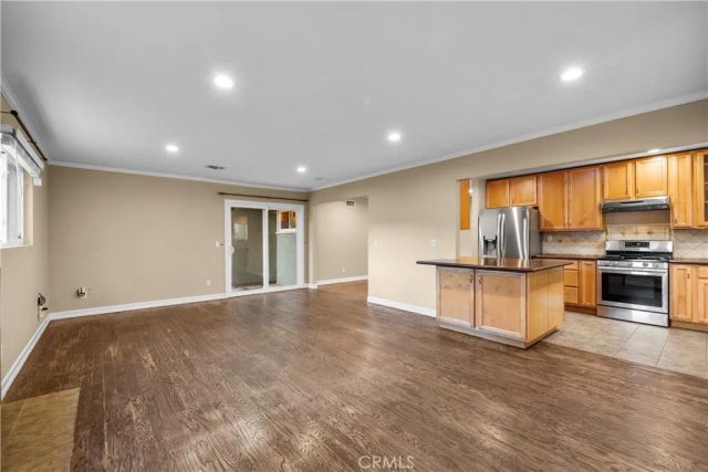 23741 Archwood St, West Hills, CA 91307