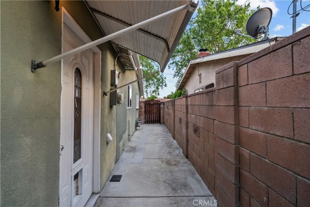 23741 Archwood St, West Hills, CA 91307