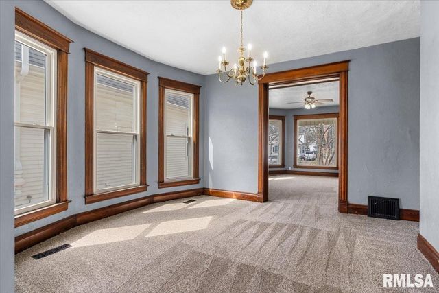 534 W VINE Street, Springfield, IL 62704