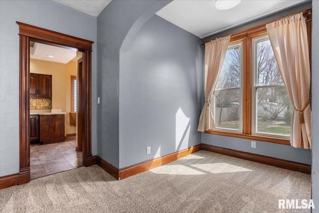 534 W VINE Street, Springfield, IL 62704