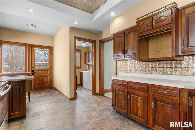 534 W VINE Street, Springfield, IL 62704