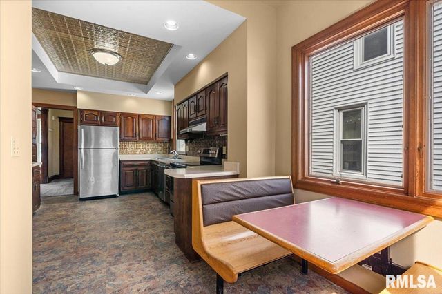 534 W VINE Street, Springfield, IL 62704