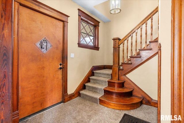 534 W VINE Street, Springfield, IL 62704