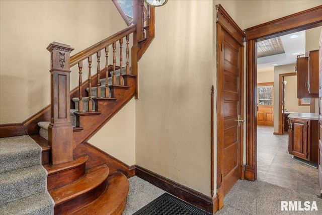 534 W VINE Street, Springfield, IL 62704