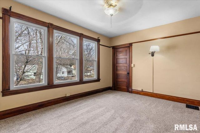 534 W VINE Street, Springfield, IL 62704