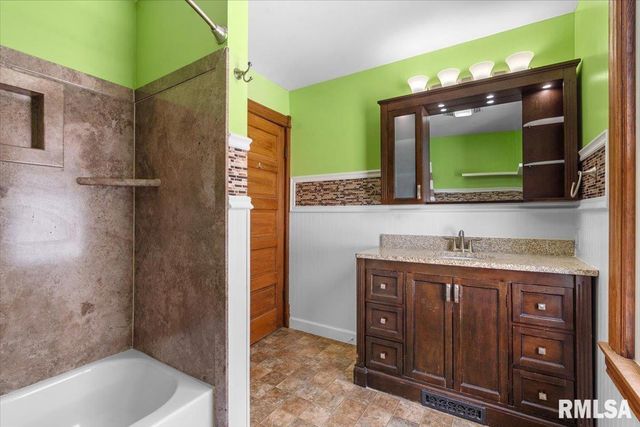 534 W VINE Street, Springfield, IL 62704