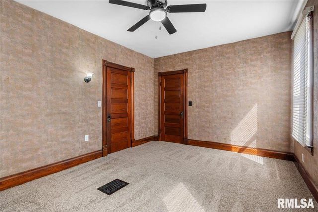 534 W VINE Street, Springfield, IL 62704