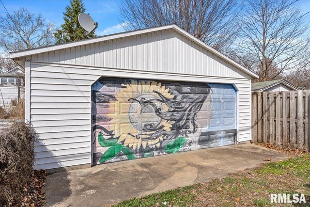 534 W VINE Street, Springfield, IL 62704