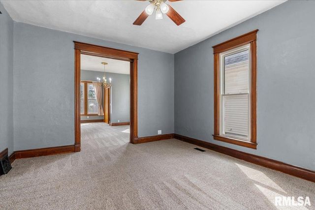 534 W VINE Street, Springfield, IL 62704