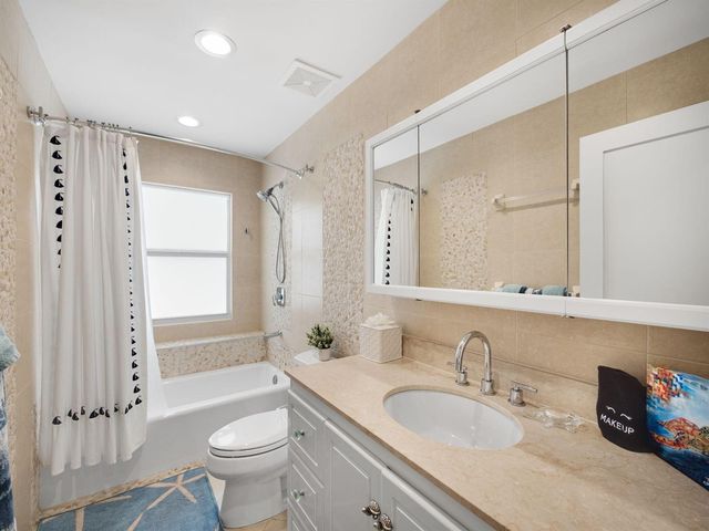 471 Mars Way, Juno Beach, FL 33408