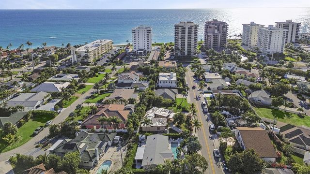 471 Mars Way, Juno Beach, FL 33408