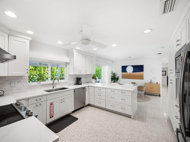 471 Mars Way, Juno Beach, FL 33408